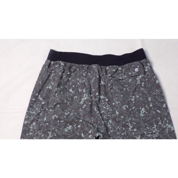 ZELLA Men's Core Stretch Woven Shorts Gray Print Medium NEW - Picture 10 of 10